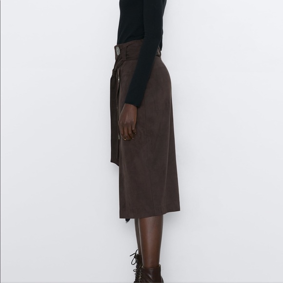 Zara buttoned faux suede skirt - Picture 4 of 8